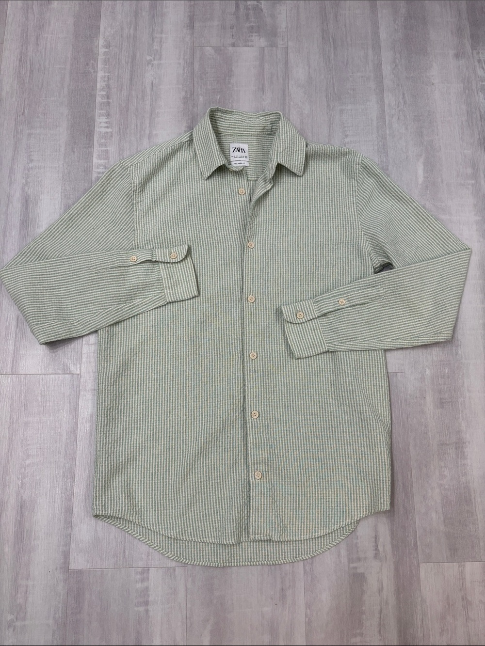 ZARA Men’s Light Green Textured Button-Down Shirt Small